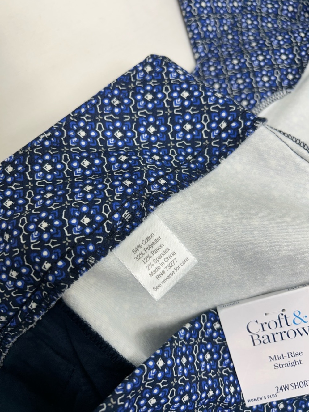 croft & barrow Blue & White Tile Patterned Straight Leg Pants Size 24W Short - Picture 11 of 12